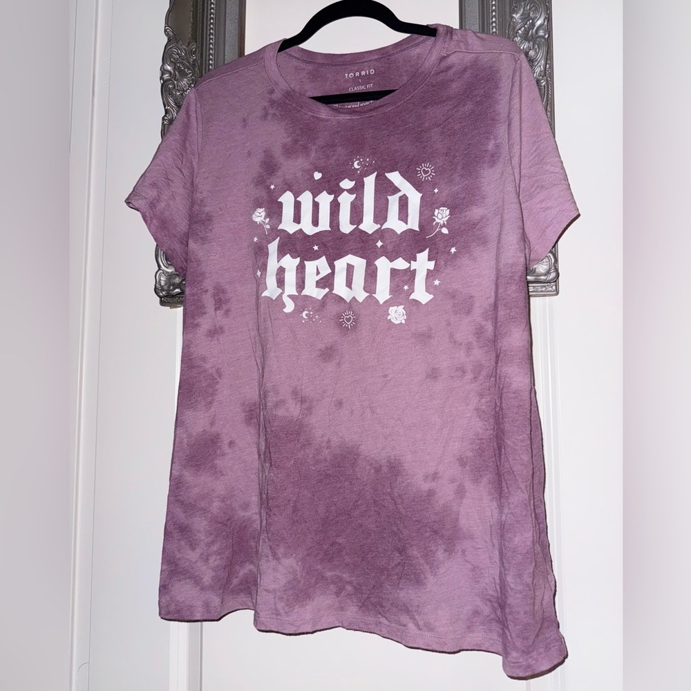 Torrid Plus Sz 1 WILD HEART SLIM FIT CREW TEE - TRIBLEND LAVENDER PURPLE TIE-DYE